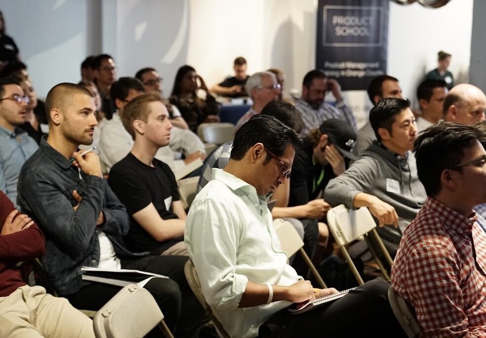 photo-1559223607-a43c990c692c (2)